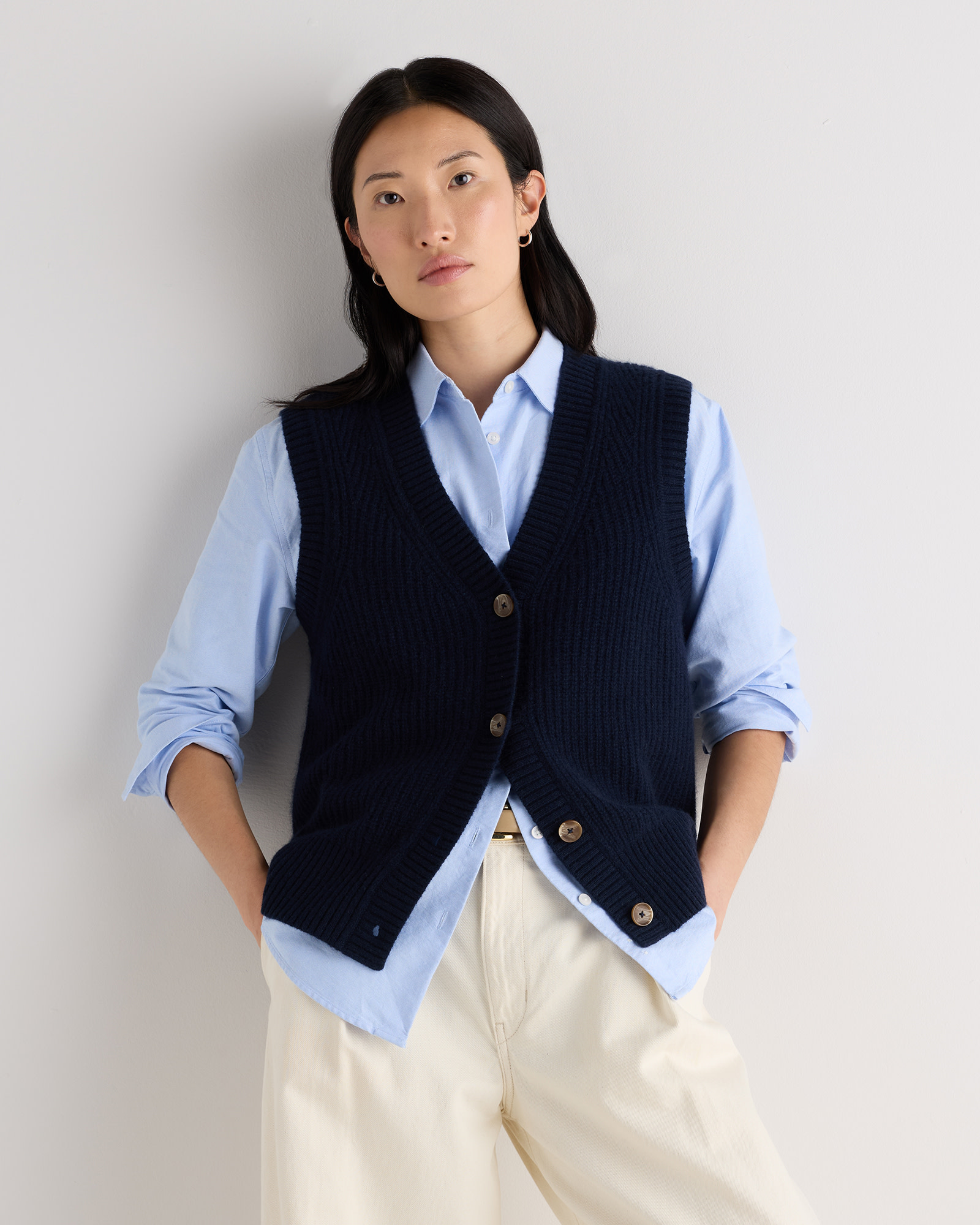 Quince 100% Mongolian cashmere fisherman-rib button-front sweater vest in true navy